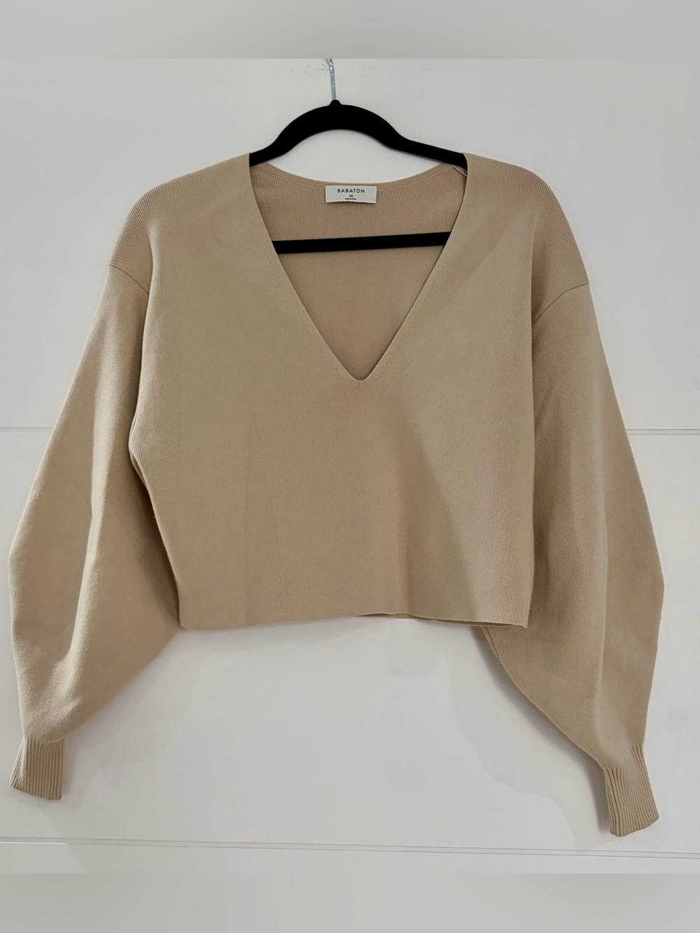 Aritzia Babaton V-Neck Sweater, Women’a Beige Oversized Sweater in XS